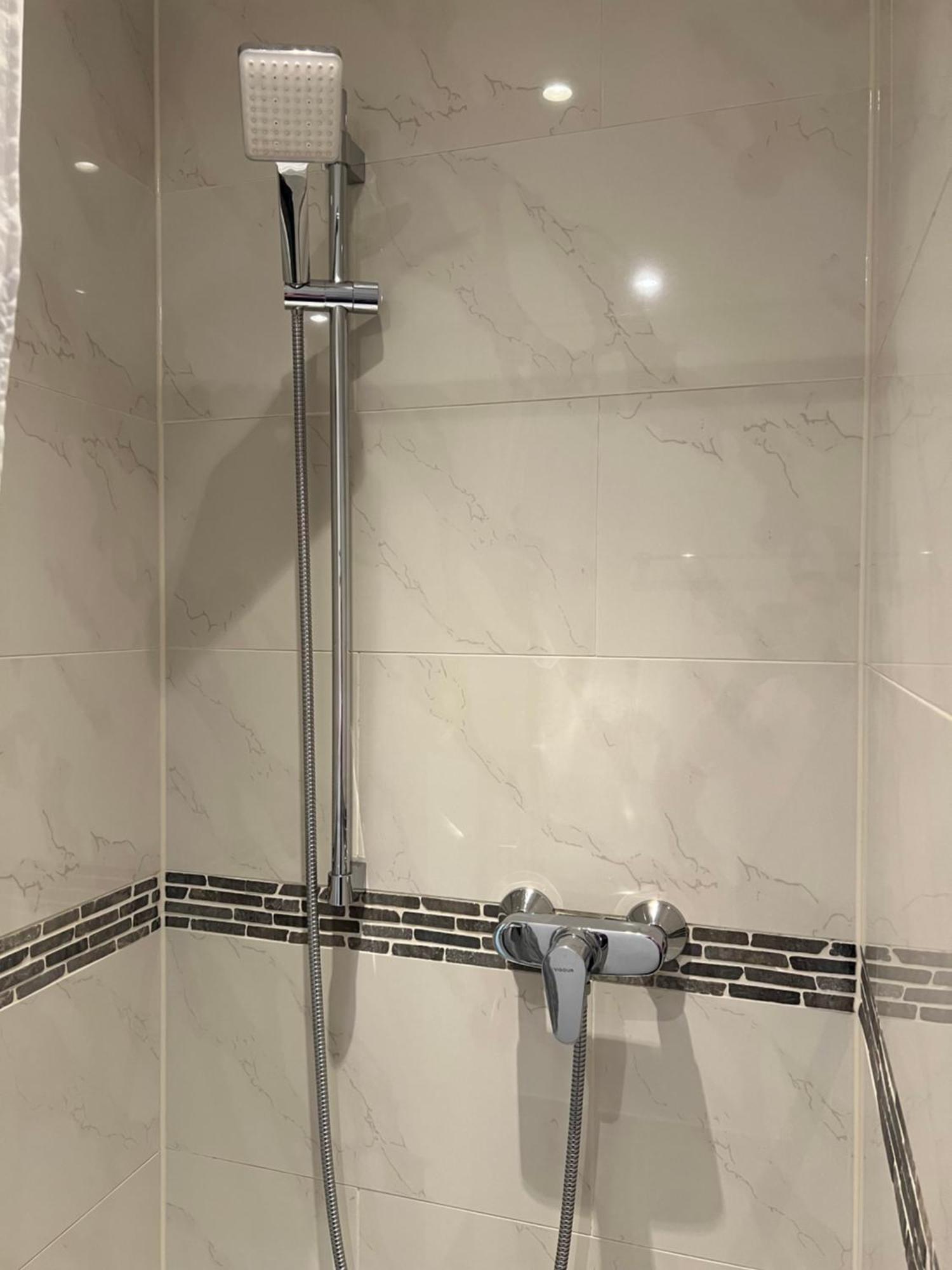 Appartement Ganze Unterkunft,modern, Naehe Altstadt *