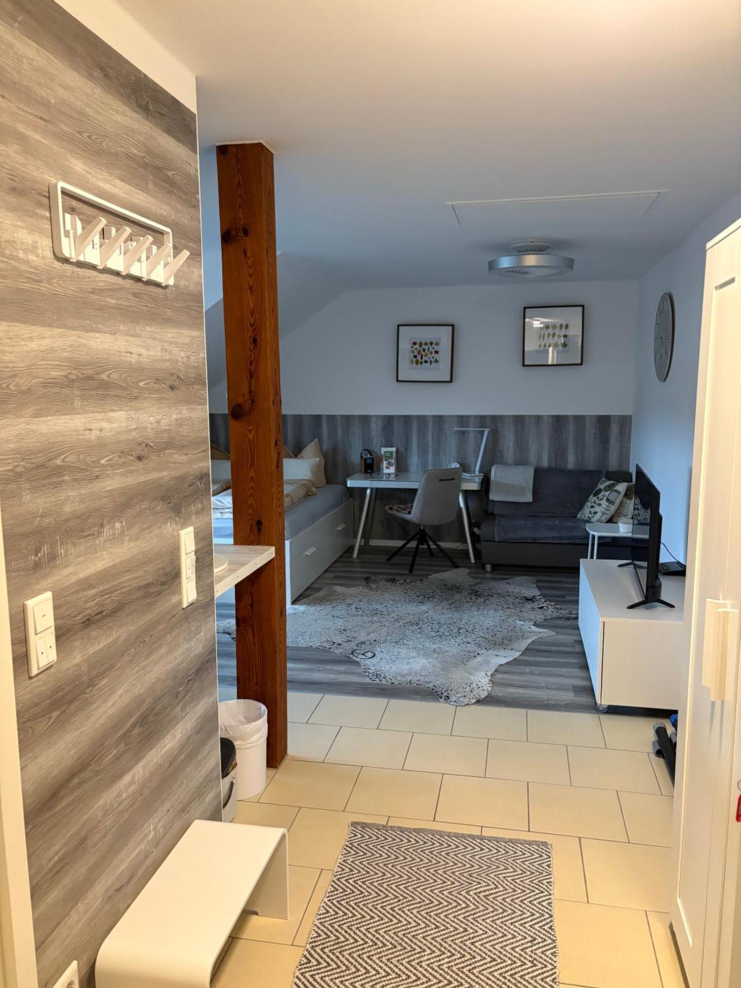 Apartment Ganze Unterkunft,modern, Naehe Altstadt *